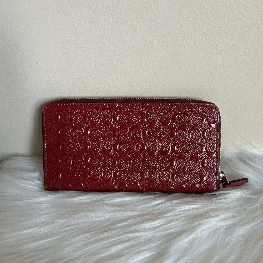 Coach Signature Debossed‎ Cherry Patent Leather Accordion Zip Wallet Excellent